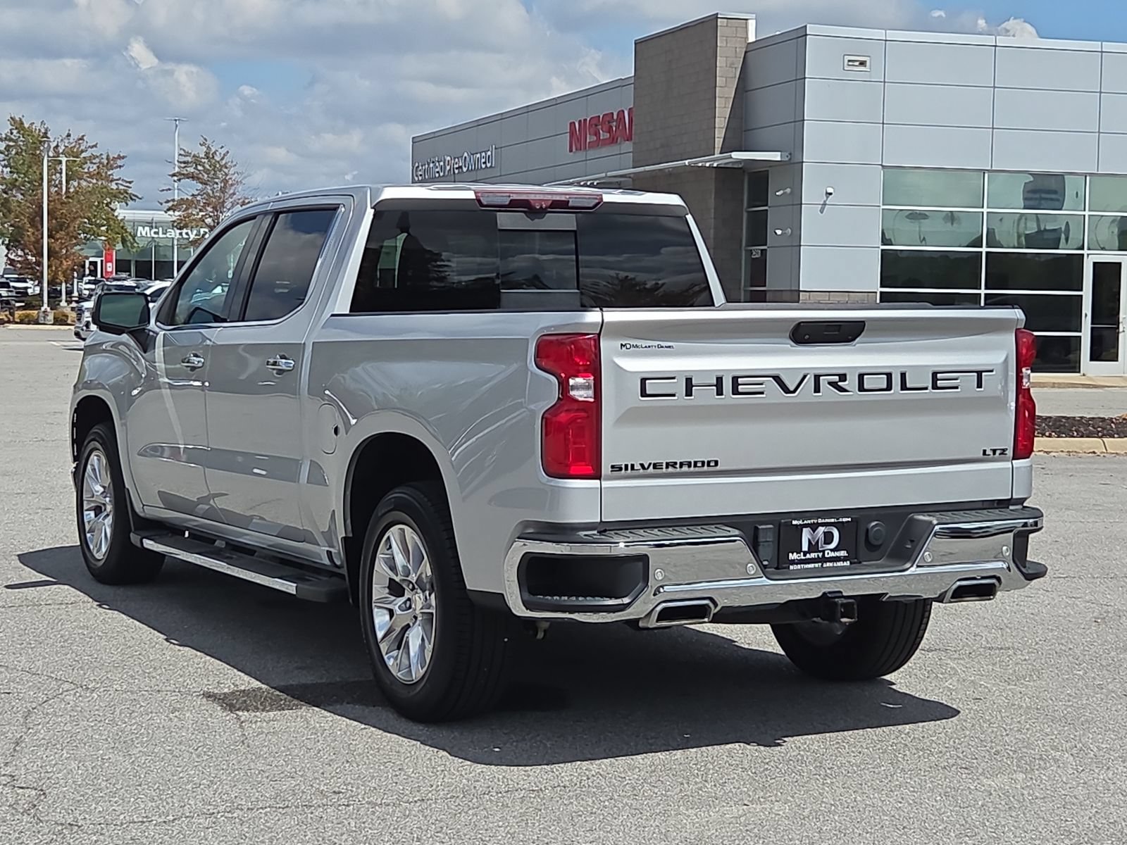 Used 2021 Chevrolet Silverado 1500 LTZ w/ Technology Package AWD/4WD image 4