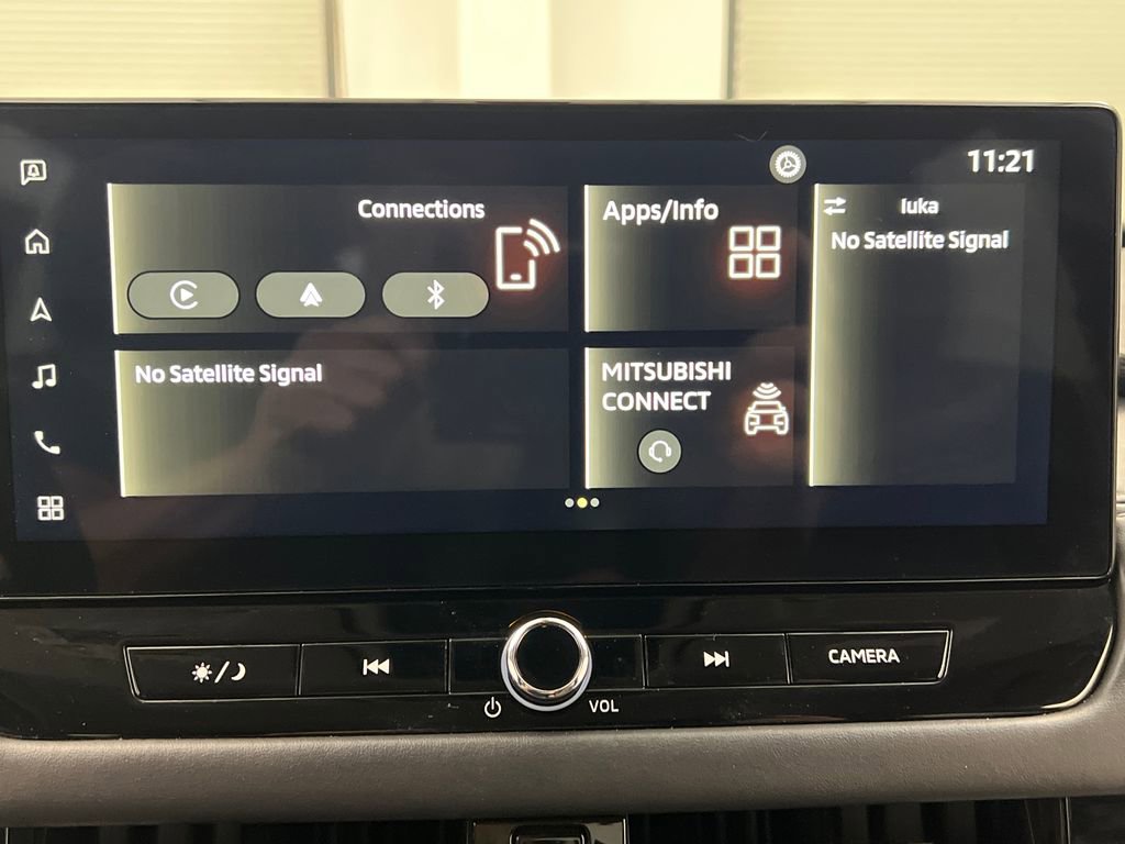 Used 2025 Mitsubishi Outlander SE AWD/4WD image 57