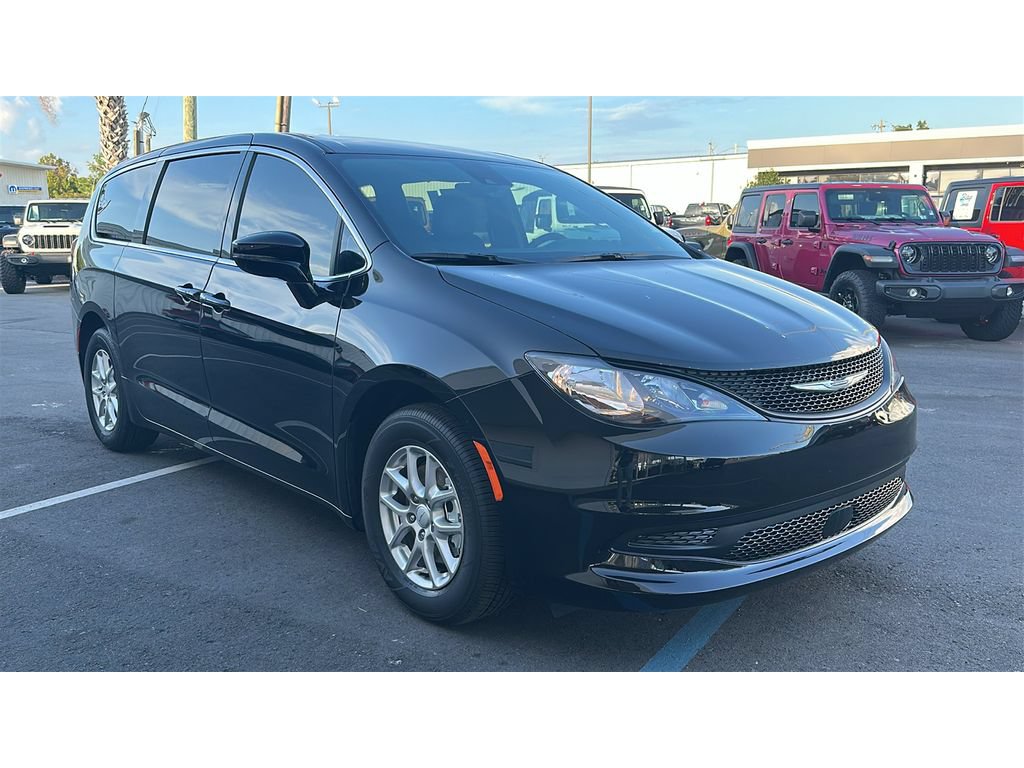 New 2027 Chrysler Pacifica LX FWD image 8