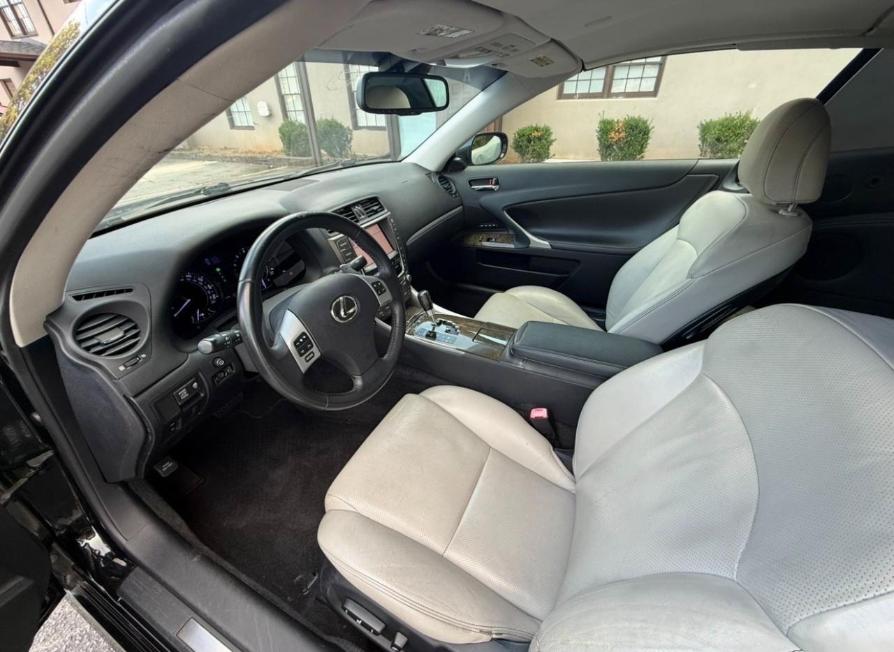 Used 2011 Lexus IS 350C w/ Luxury Pkg RWD image 10