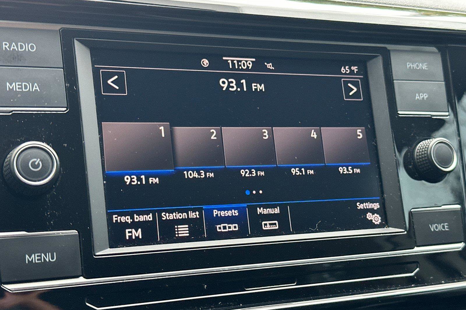 Used 2022 Volkswagen Taos S image 17