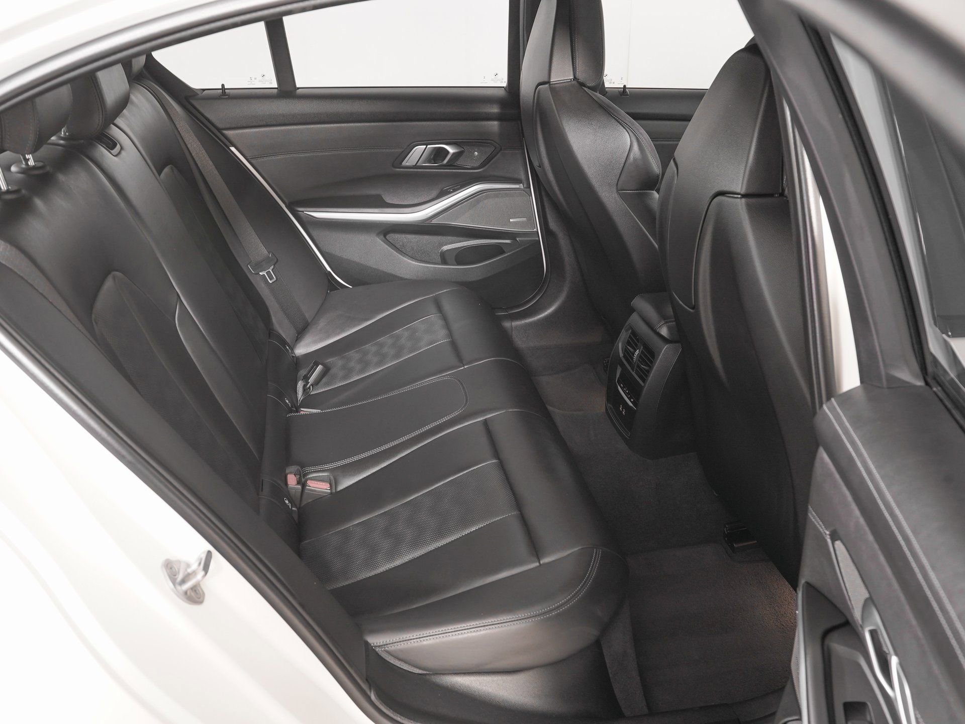 Used 2023 BMW M3 Base w/ M Carbon Exterior Package image 10