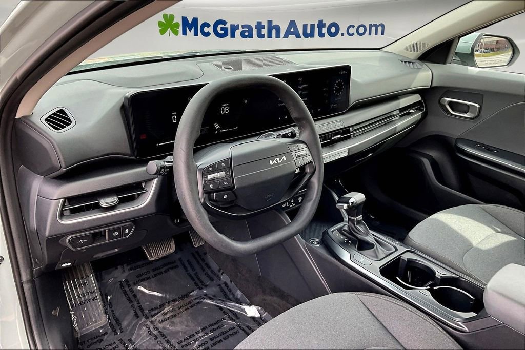 Used 2025 Kia K4 LXS image 14