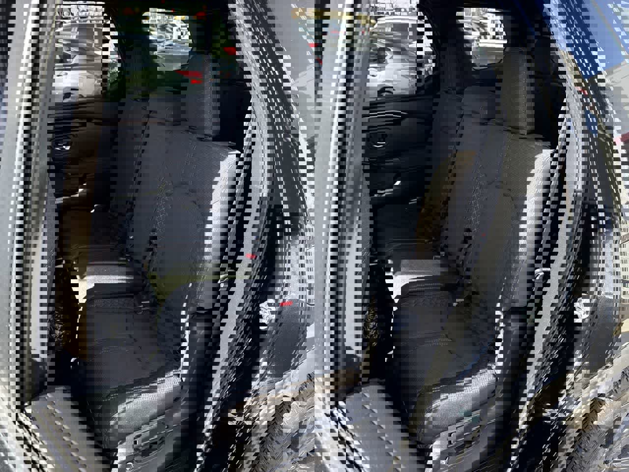 Used 2023 Honda Pilot Sport image 12