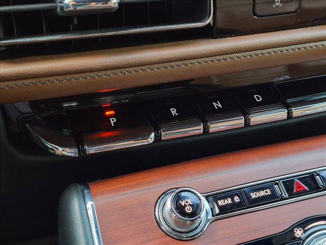 Used 2023 Lincoln Aviator Reserve w/ Equipment Group 201A AWD/4WD image 12