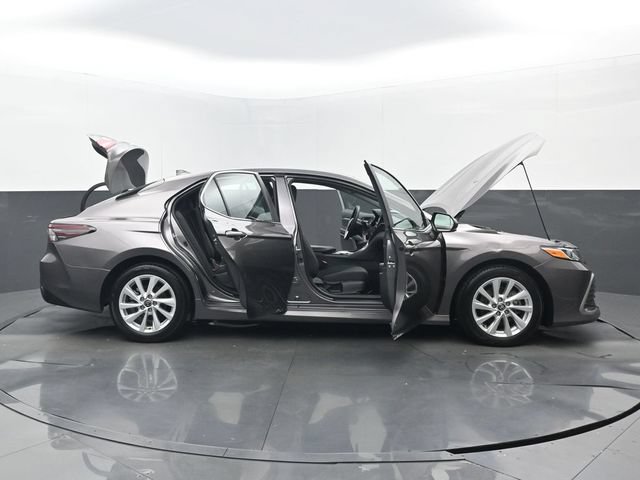 Used 2023 Toyota Camry LE FWD image 33