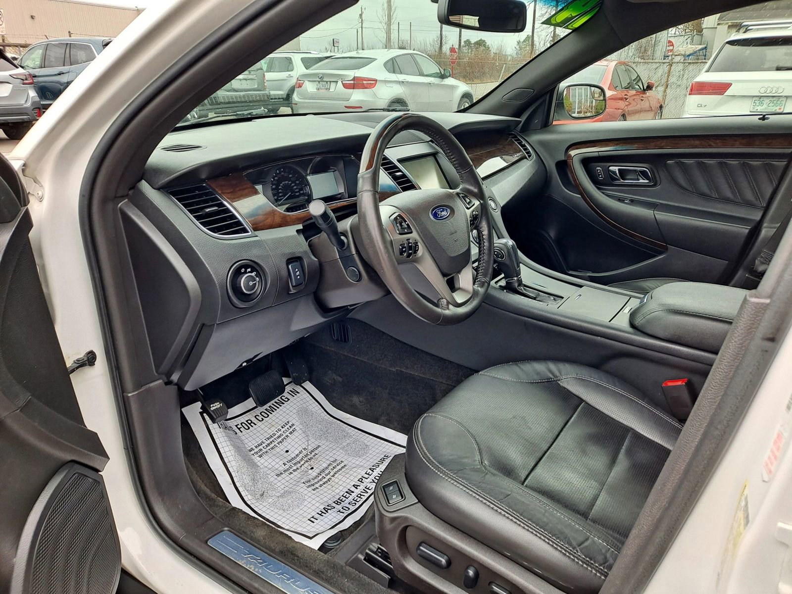 Used 2014 Ford Taurus Limited FWD image 7