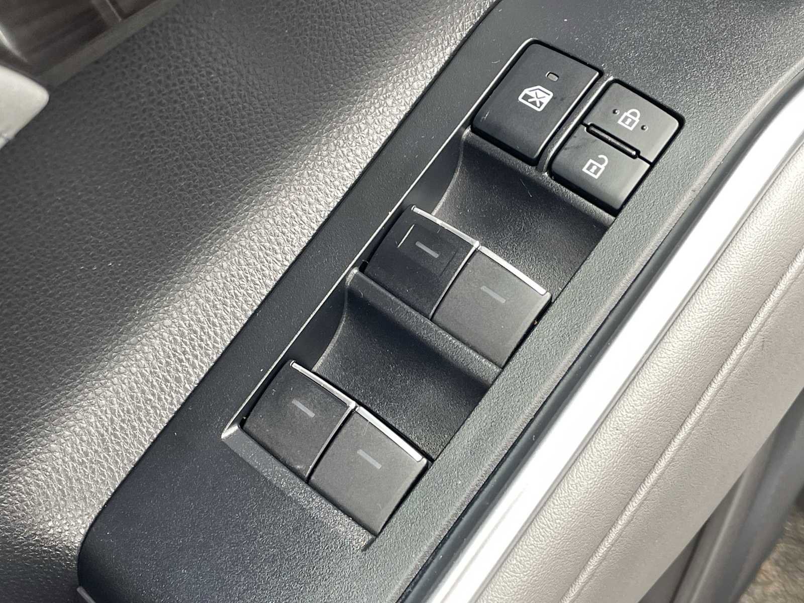 Used 2020 Toyota Highlander Limited image 13