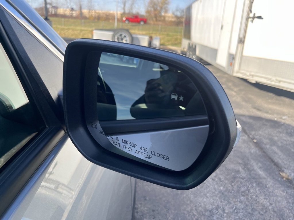 New 2025 Chevrolet Traverse LT w/ LPO, Floor Liner Package image 32