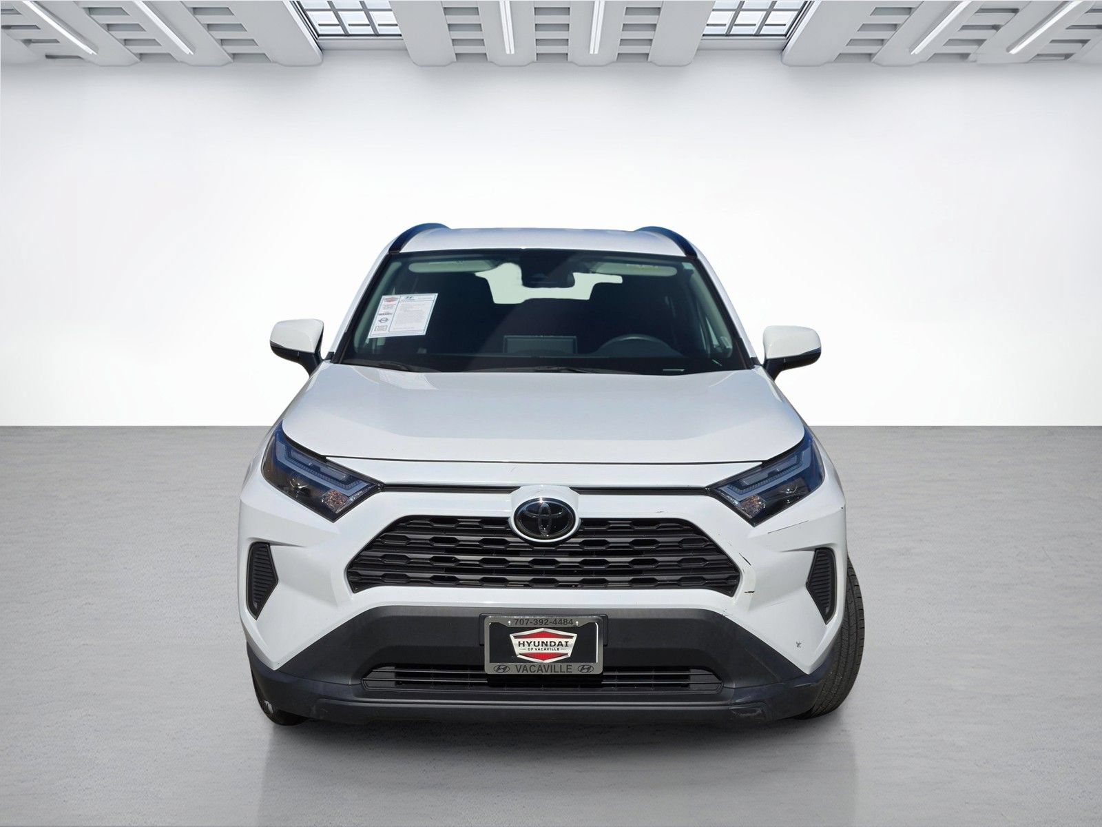 Used 2025 Toyota RAV4 XLE AWD/4WD image 2