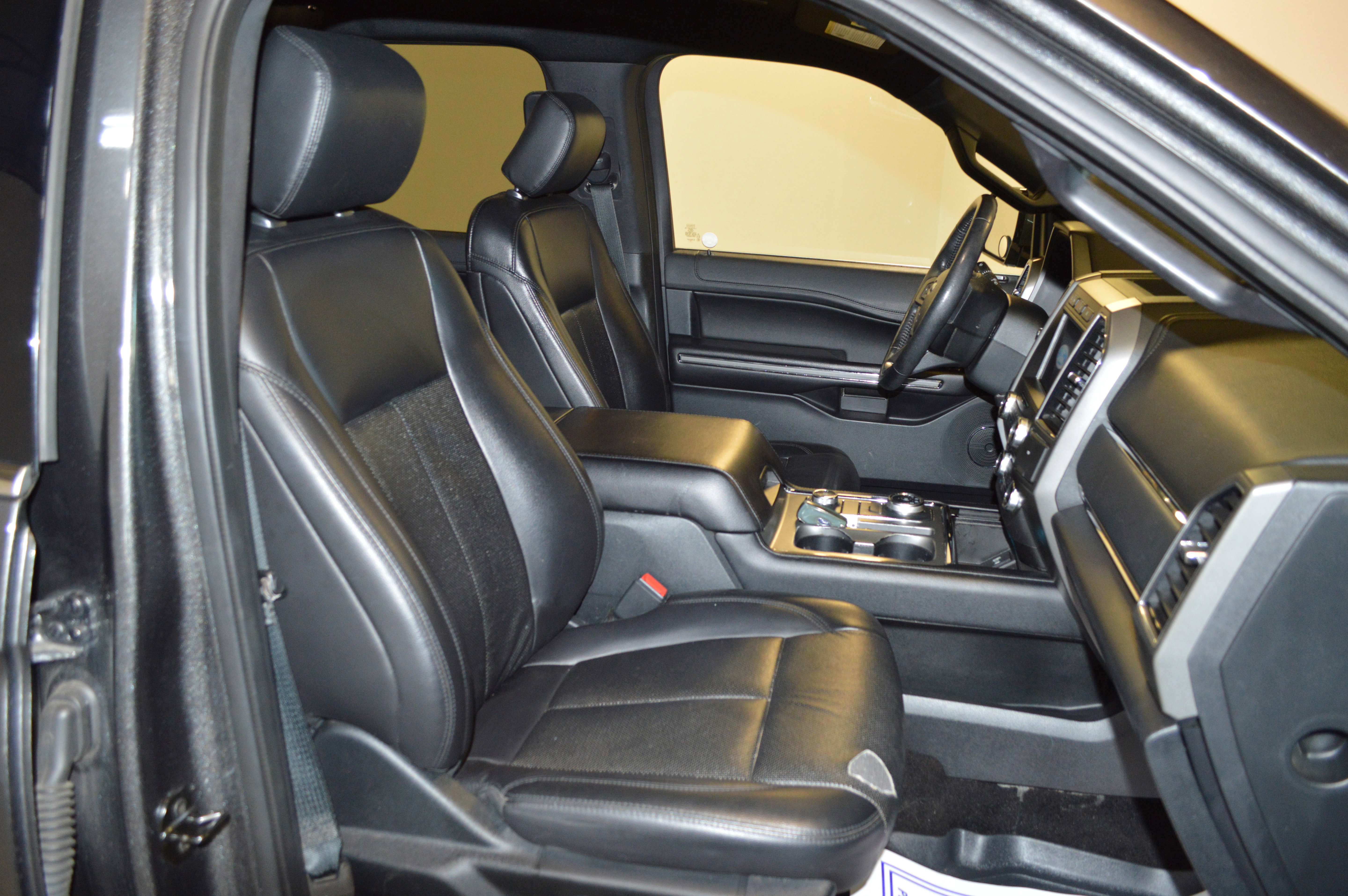 Used 2020 Ford Expedition XLT w/ Equipment Group 202A image 11