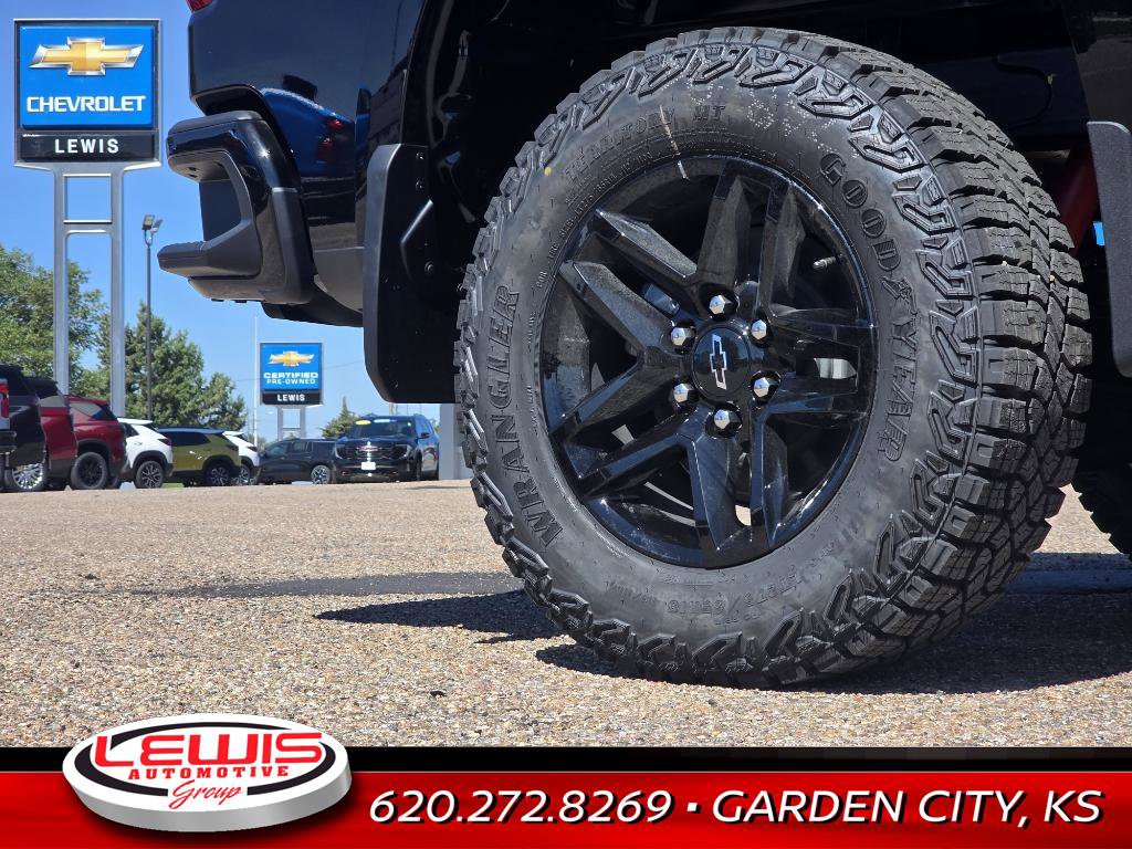 New 2026 Chevrolet Silverado 1500 Custom Trail Boss w/ Midnight Edition image 9