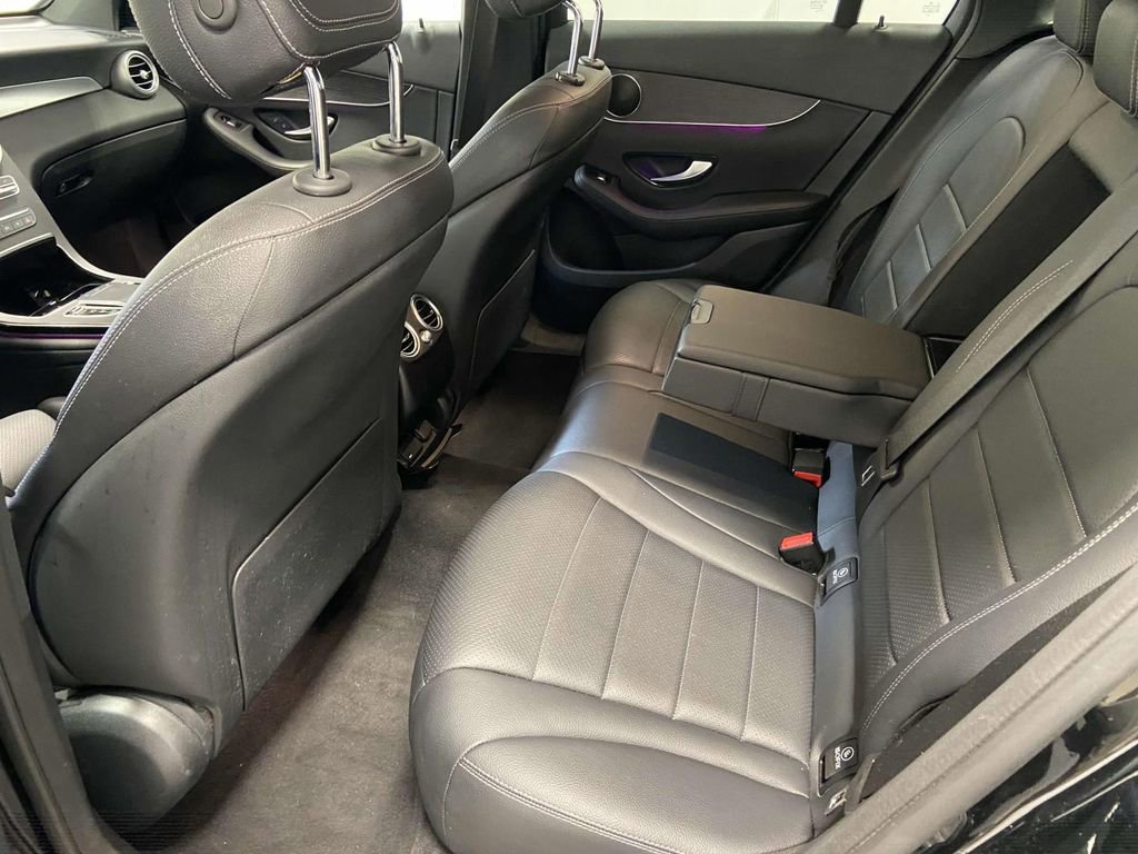 Used 2021 Mercedes-Benz GLC 300 4MATIC w/ Premium Package image 10
