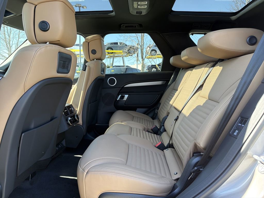 New 2026 Land Rover Discovery Dynamic SE AWD/4WD image 5