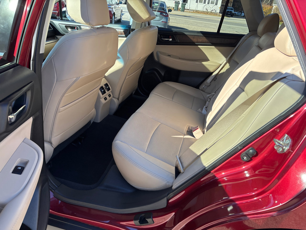 Used 2016 Subaru Outback 2.5i Limited image 12