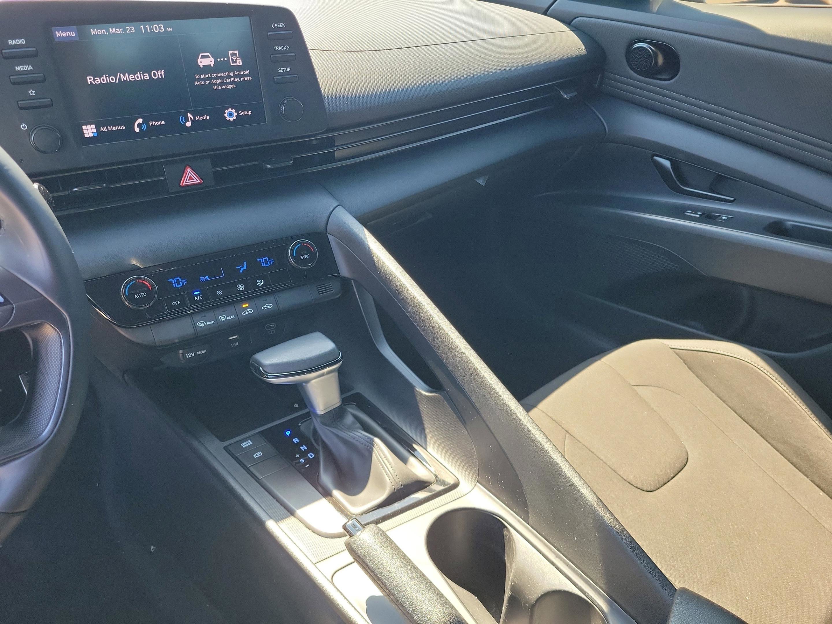 Used 2025 Hyundai Elantra Sport image 30