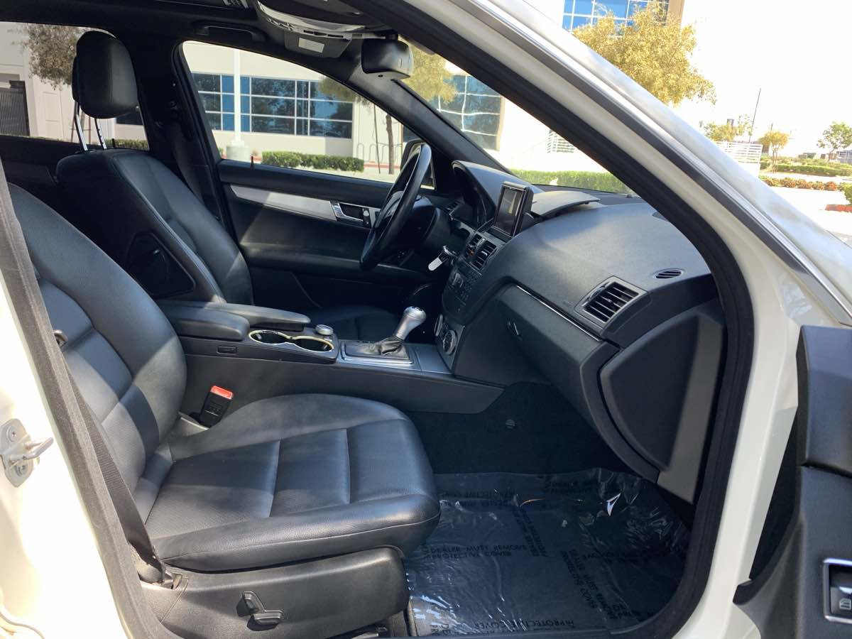 Used 2009 Mercedes-Benz C 300 Sport image 24
