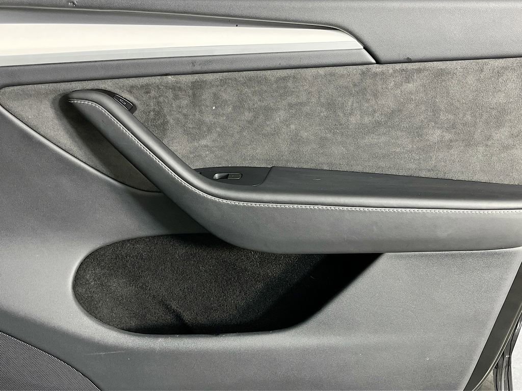 Used 2024 Tesla Model Y Performance image 29