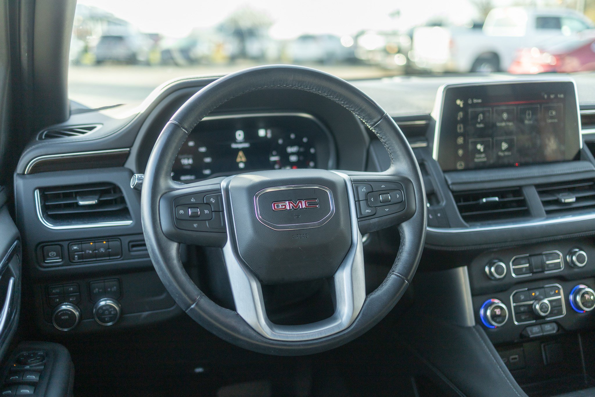 Used 2023 GMC Yukon XL SLE image 24