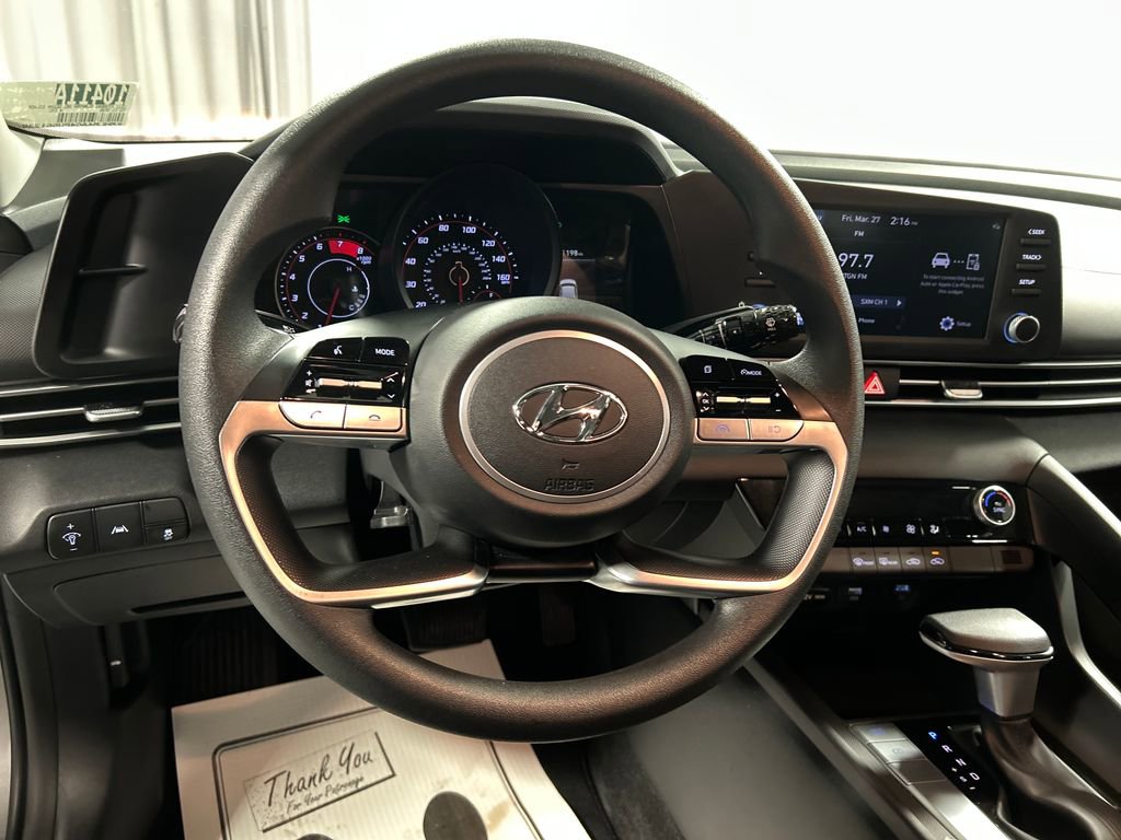 Used 2023 Hyundai Elantra SEL w/ Cargo Package image 13