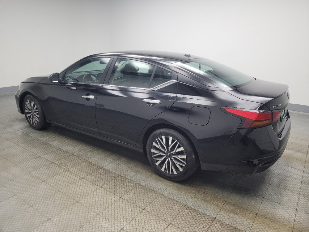 Used 2024 Nissan Altima 2.5 SV image 3