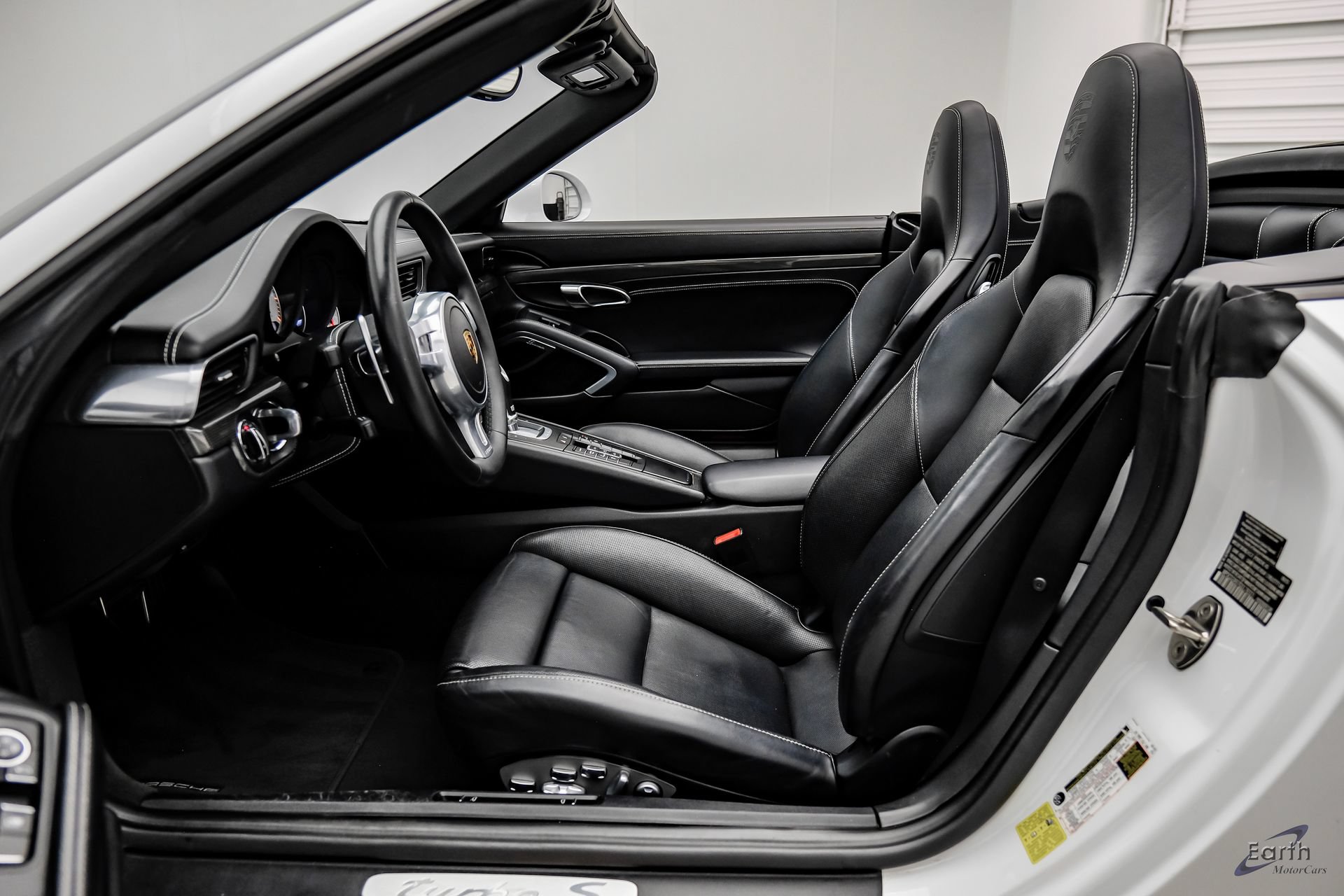 Used 2016 Porsche 911 Turbo S AWD/4WD image 40