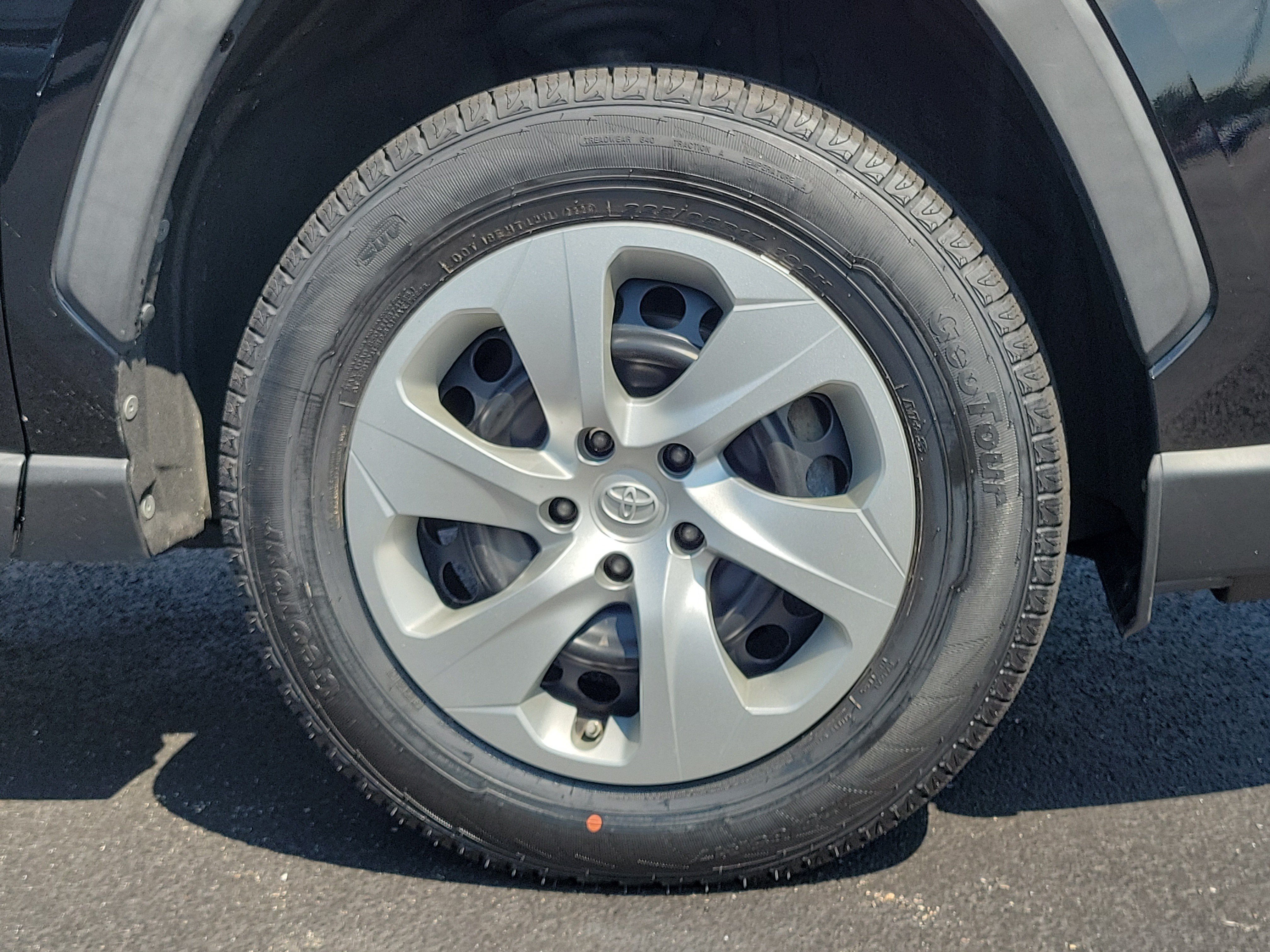 Used 2020 Toyota RAV4 LE w/ All Weather Liner Package AWD/4WD image 5