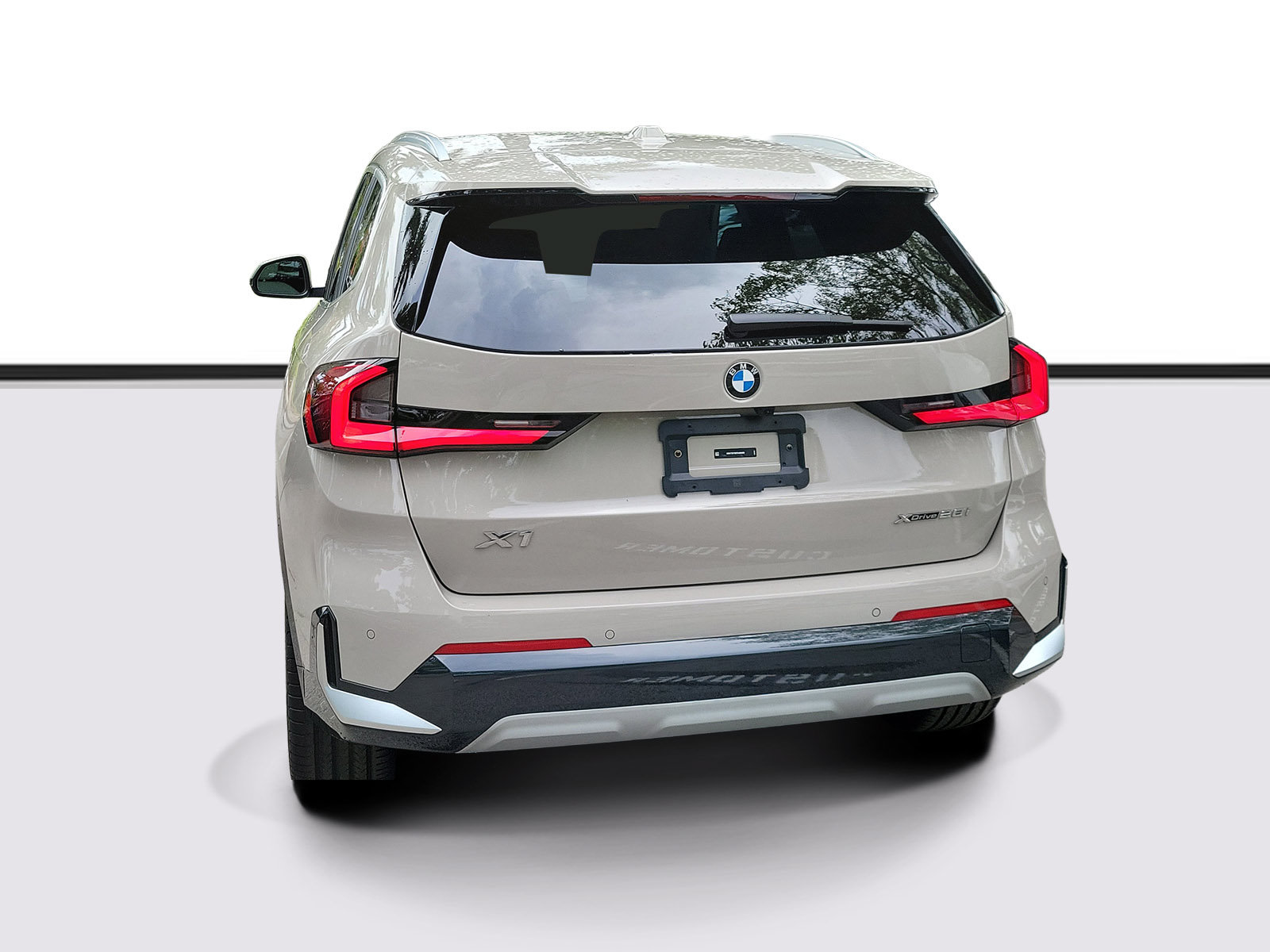 Used 2026 BMW X1 xDrive28i AWD/4WD image 3