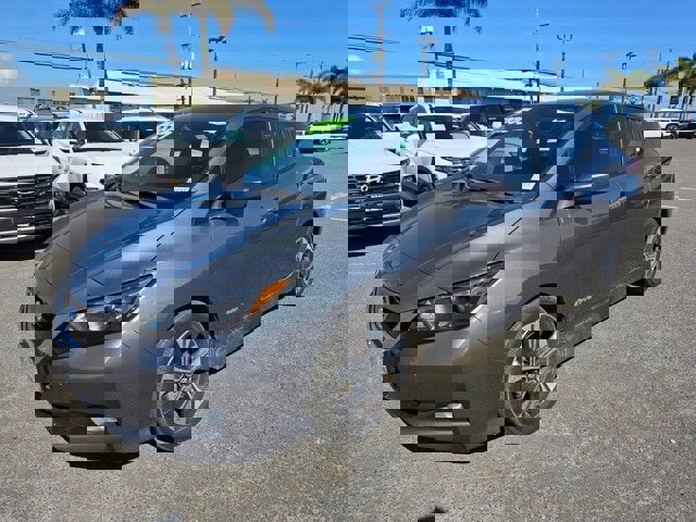 Used 2019 Nissan Leaf SV image 3