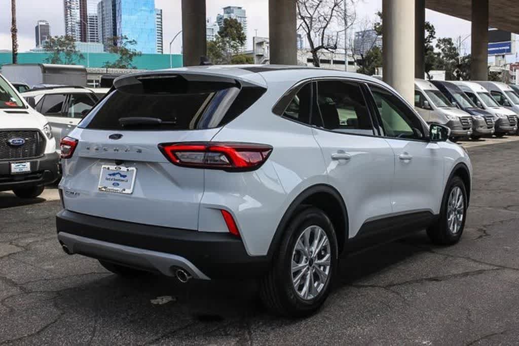 New 2024 Ford Escape Active w/ Tech Pack #2 FWD image 4