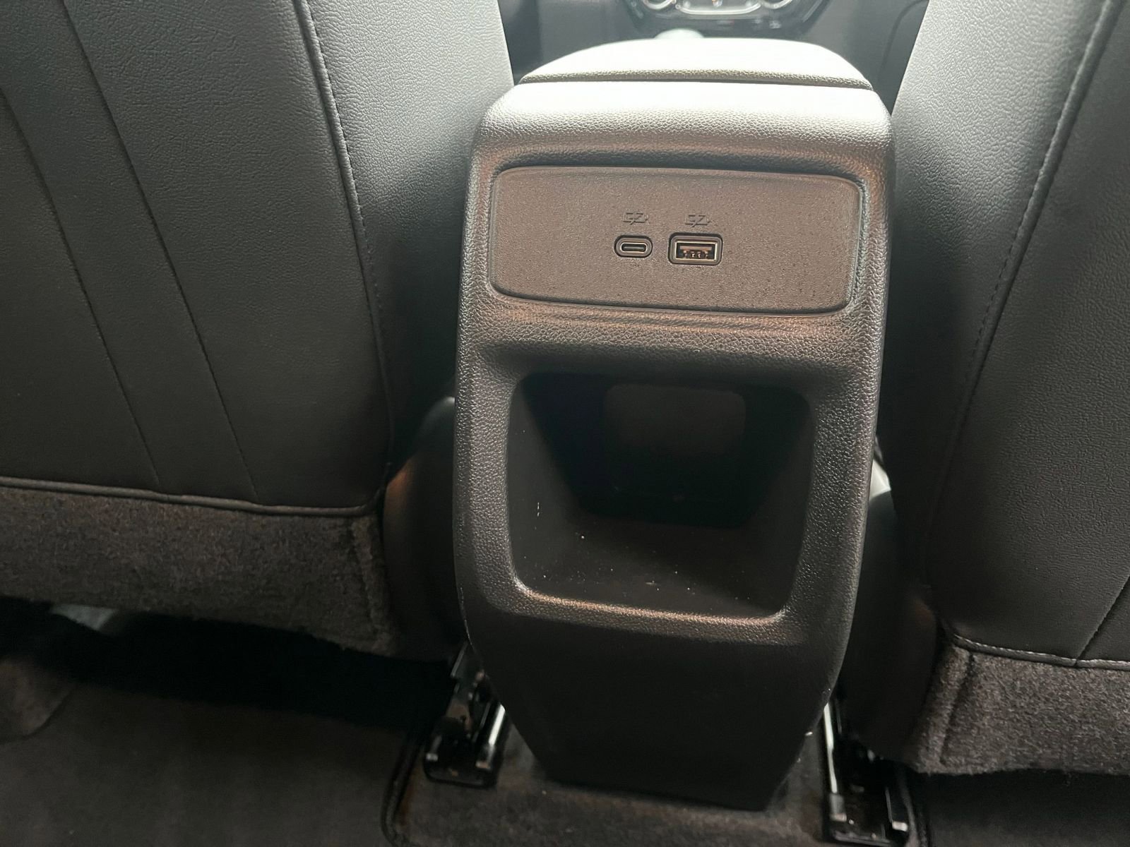 Used 2025 Chevrolet Trax LT w/ LT Convenience Package image 23