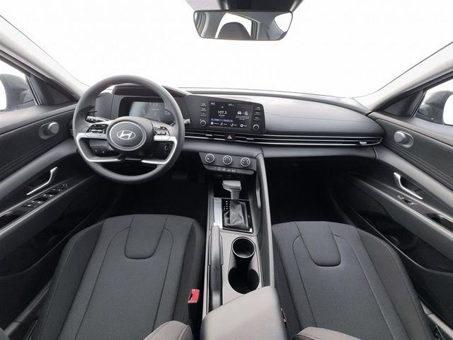 New 2026 Hyundai Elantra SE image 13