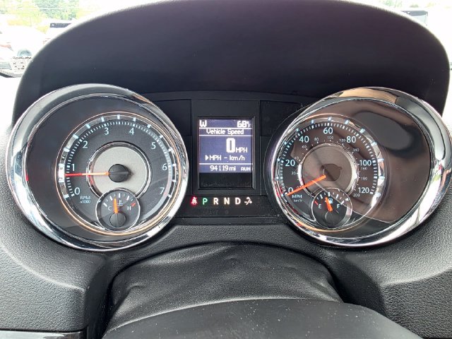 Used 2014 Chrysler Town & Country Touring FWD image 37