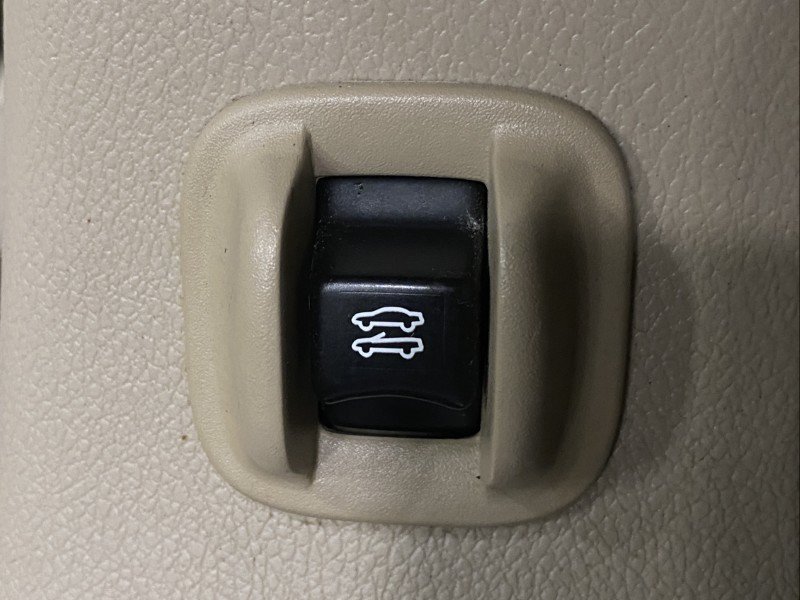 Used 2013 Chrysler 200 Limited FWD image 39