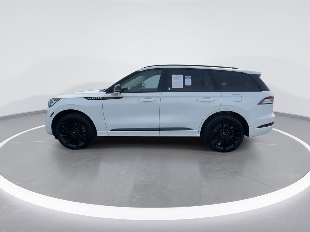 Used 2023 Lincoln Aviator Reserve w/ Jet Appearance Package AWD/4WD image 5