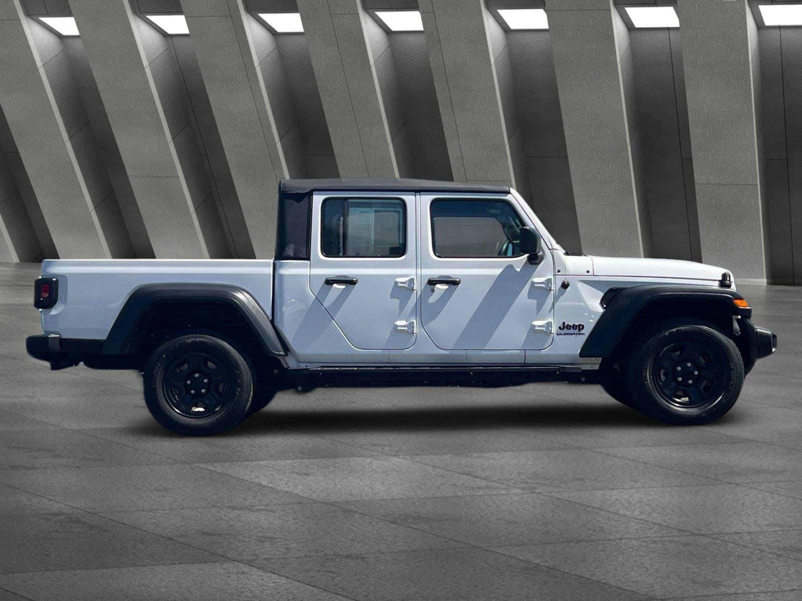 Used 2022 Jeep Gladiator Sport AWD/4WD image 3