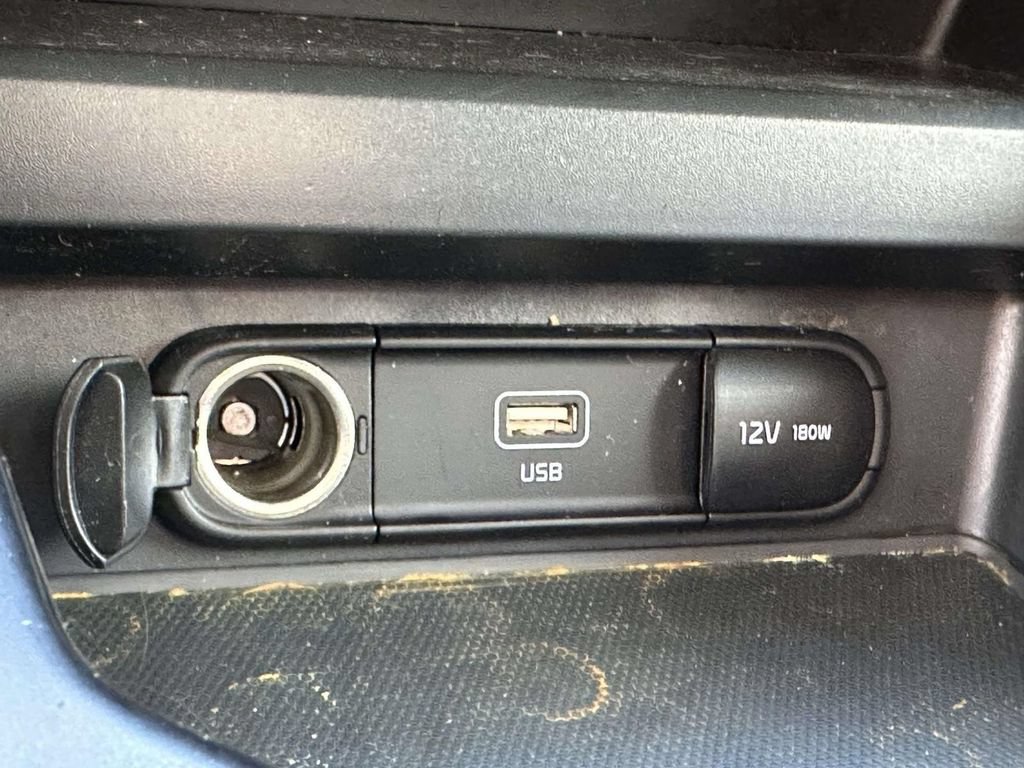 Used 2023 Kia Soul LX FWD image 19