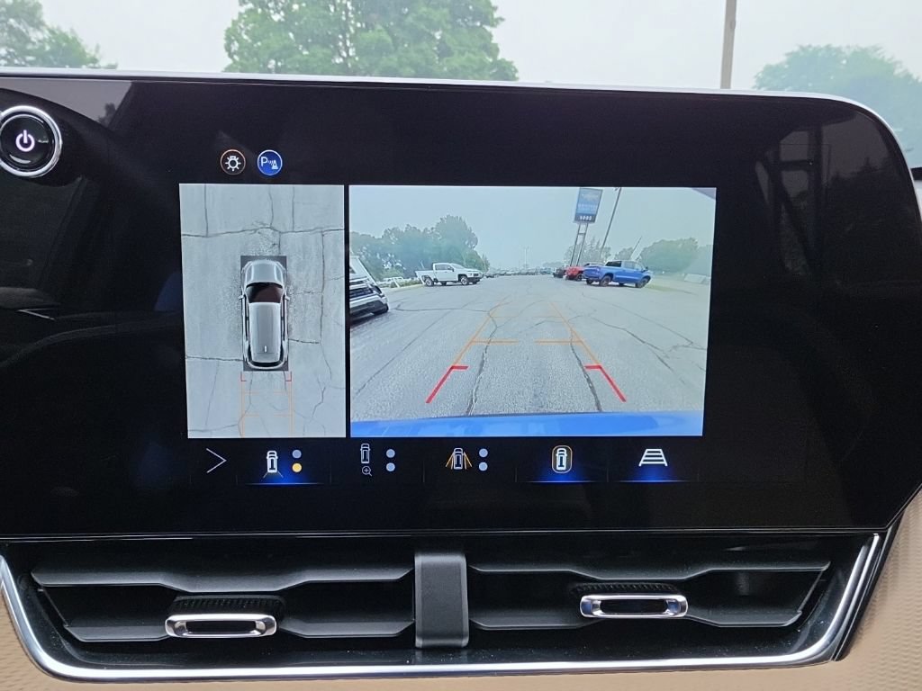 Certified 2025 Chevrolet Equinox ACTIV w/ Safety and Technology Package AWD/4WD image 13