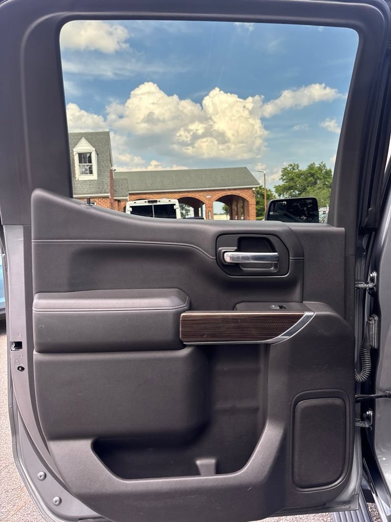 Used 2020 Chevrolet Silverado 1500 RST w/ RST Value Package AWD/4WD image 33