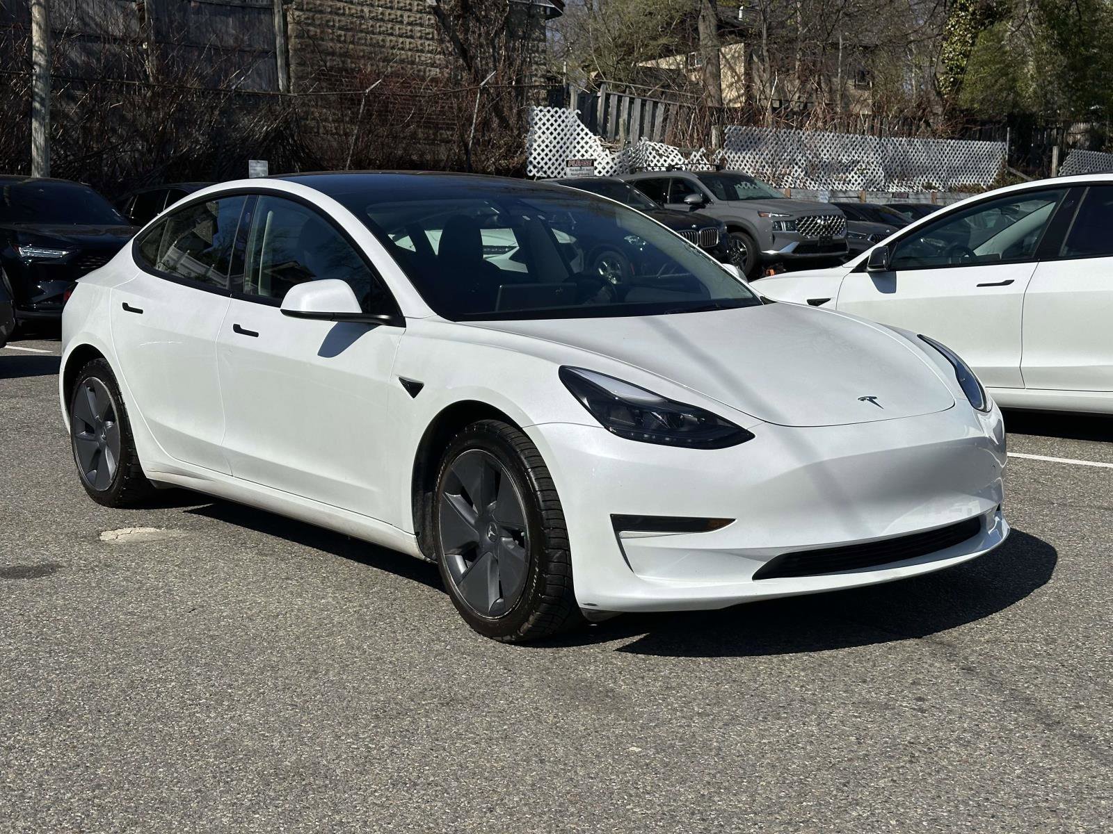 Used 2023 Tesla Model 3 Standard Range RWD image 1