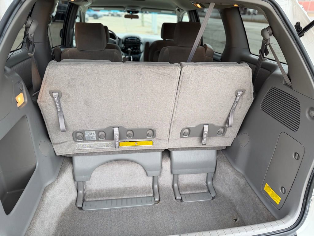 Used 2005 Toyota Sienna LE image 12