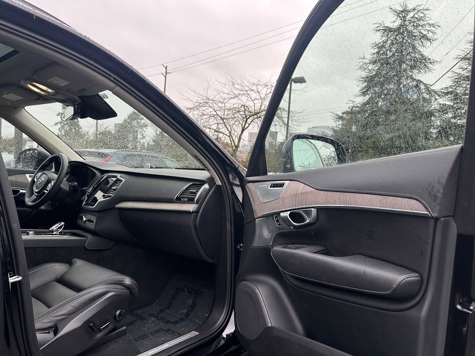 Certified 2024 Volvo XC90 T8 Ultimate image 11