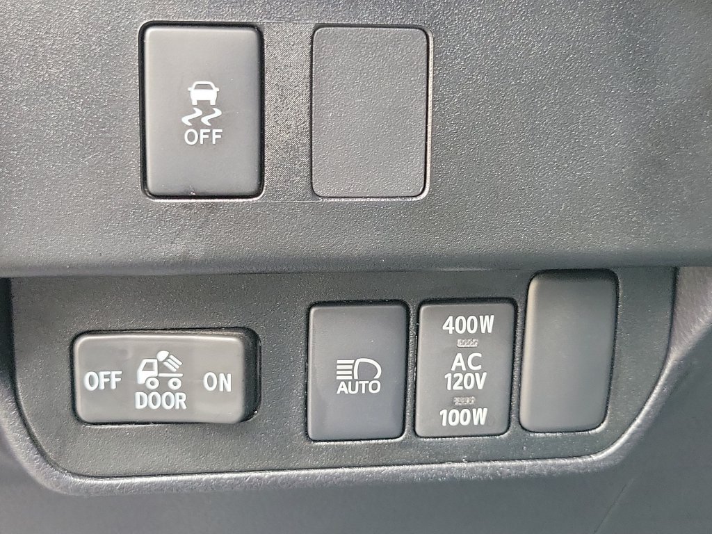 Used 2022 Toyota Tacoma TRD Off-Road w/ TRD Premium Off Road Package AWD/4WD image 19