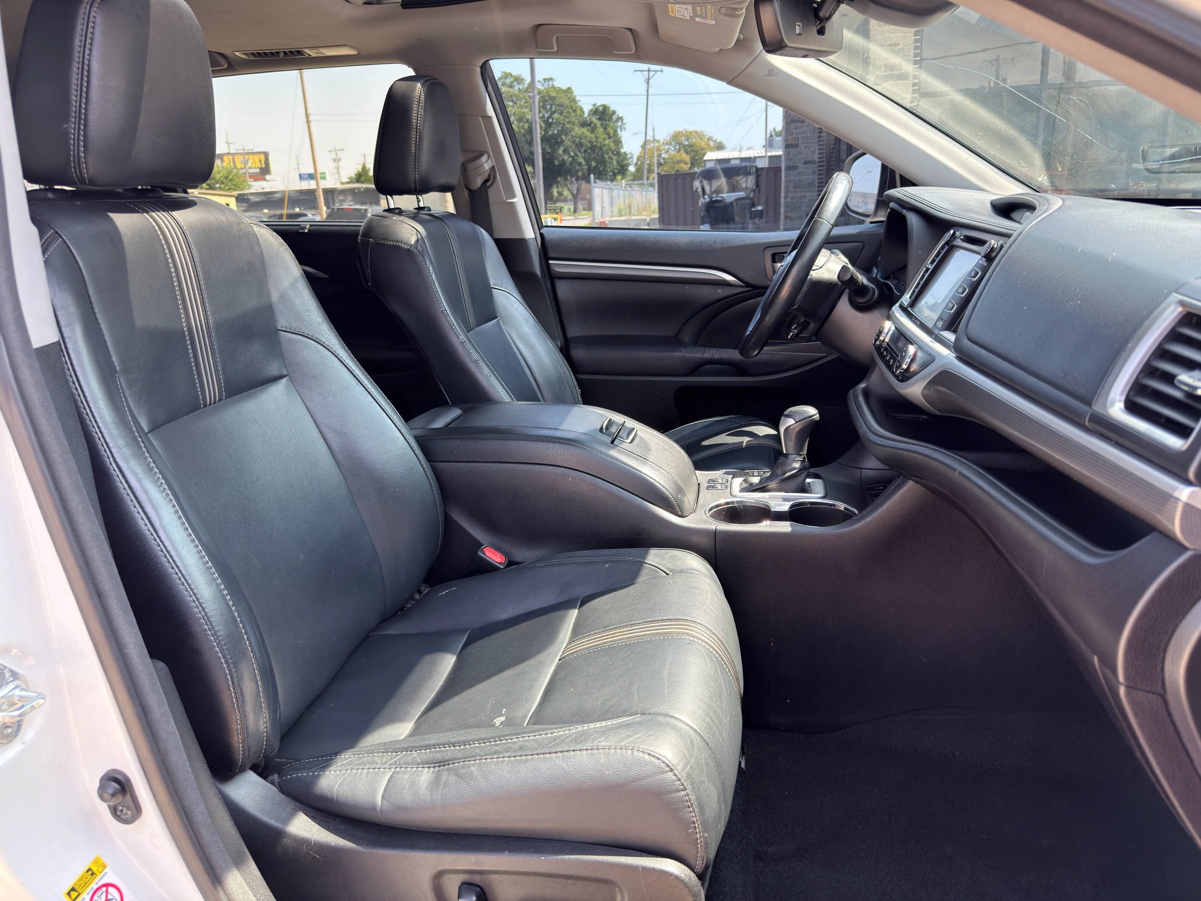 Used 2017 Toyota Highlander XLE FWD image 27