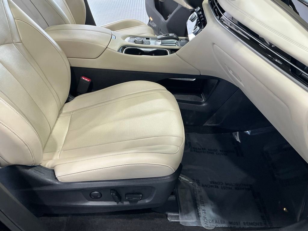 Used 2025 INFINITI QX60 Pure image 11