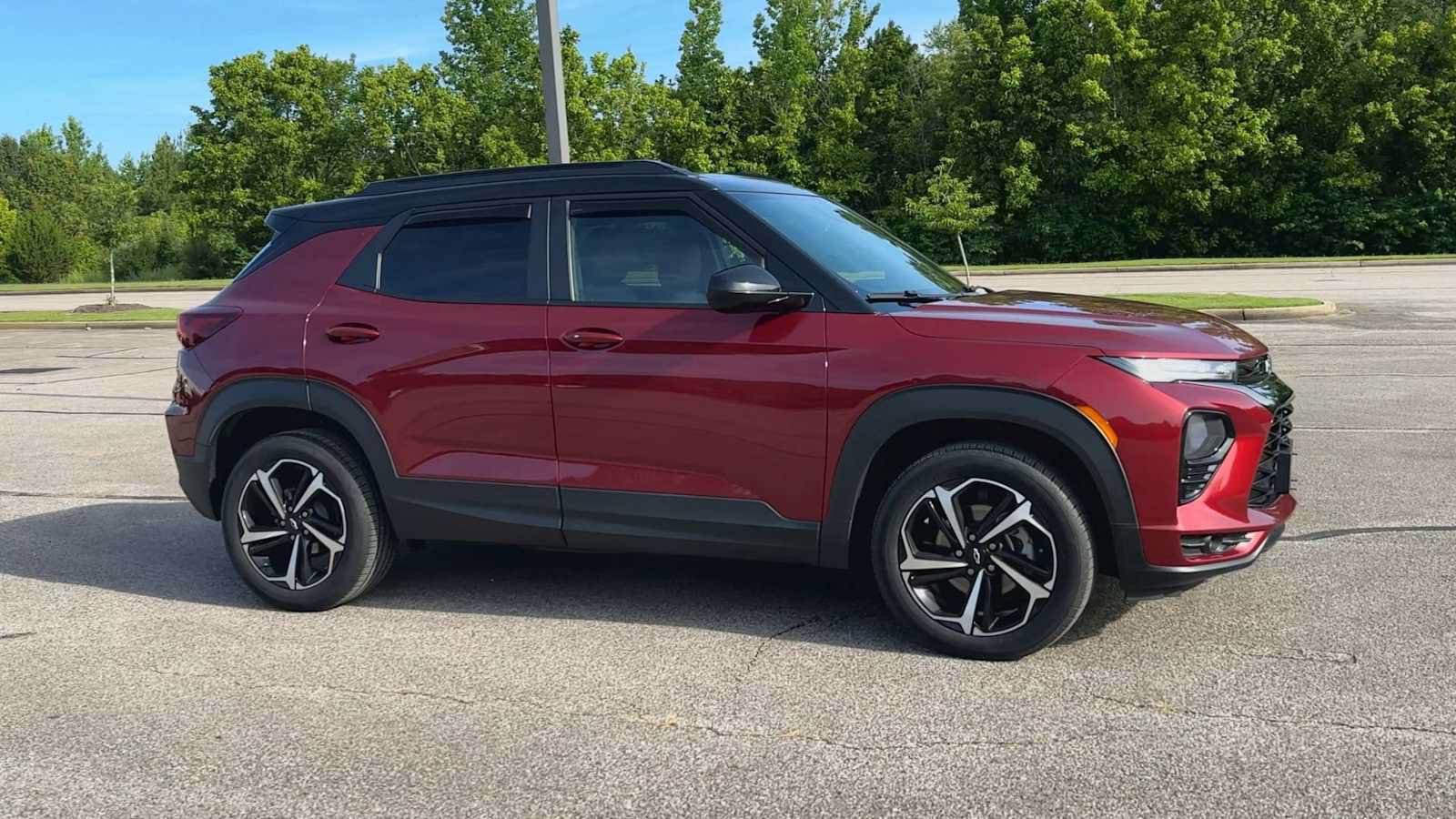 Certified 2023 Chevrolet TrailBlazer RS w/ Convenience Package AWD/4WD image 2
