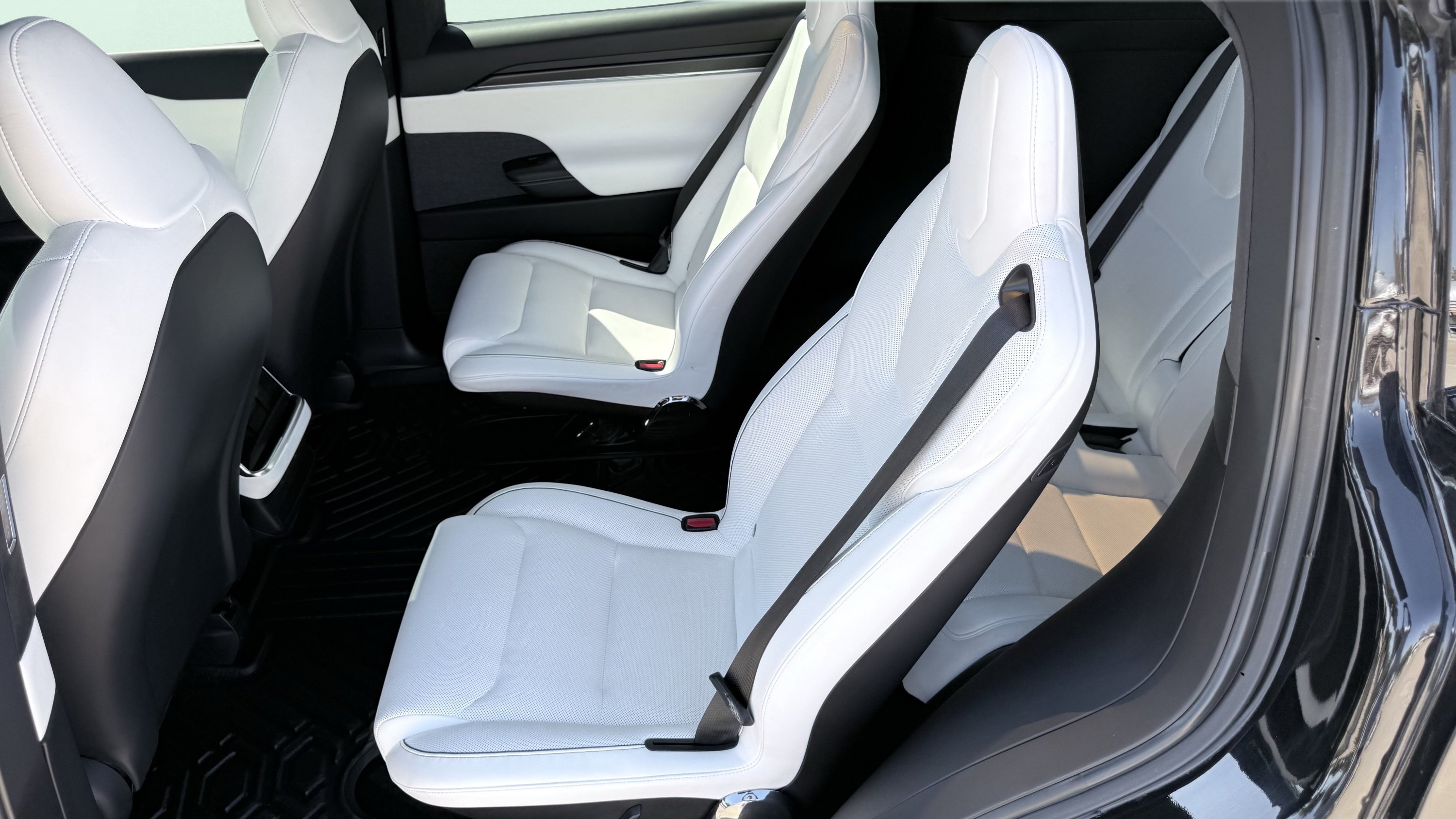 Used 2023 Tesla Model X Plaid AWD/4WD image 4