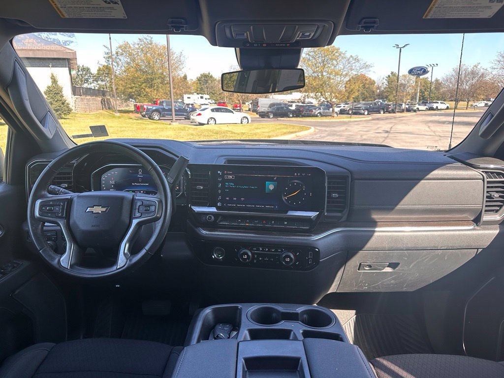 Used 2023 Chevrolet Silverado 1500 LT AWD/4WD image 2