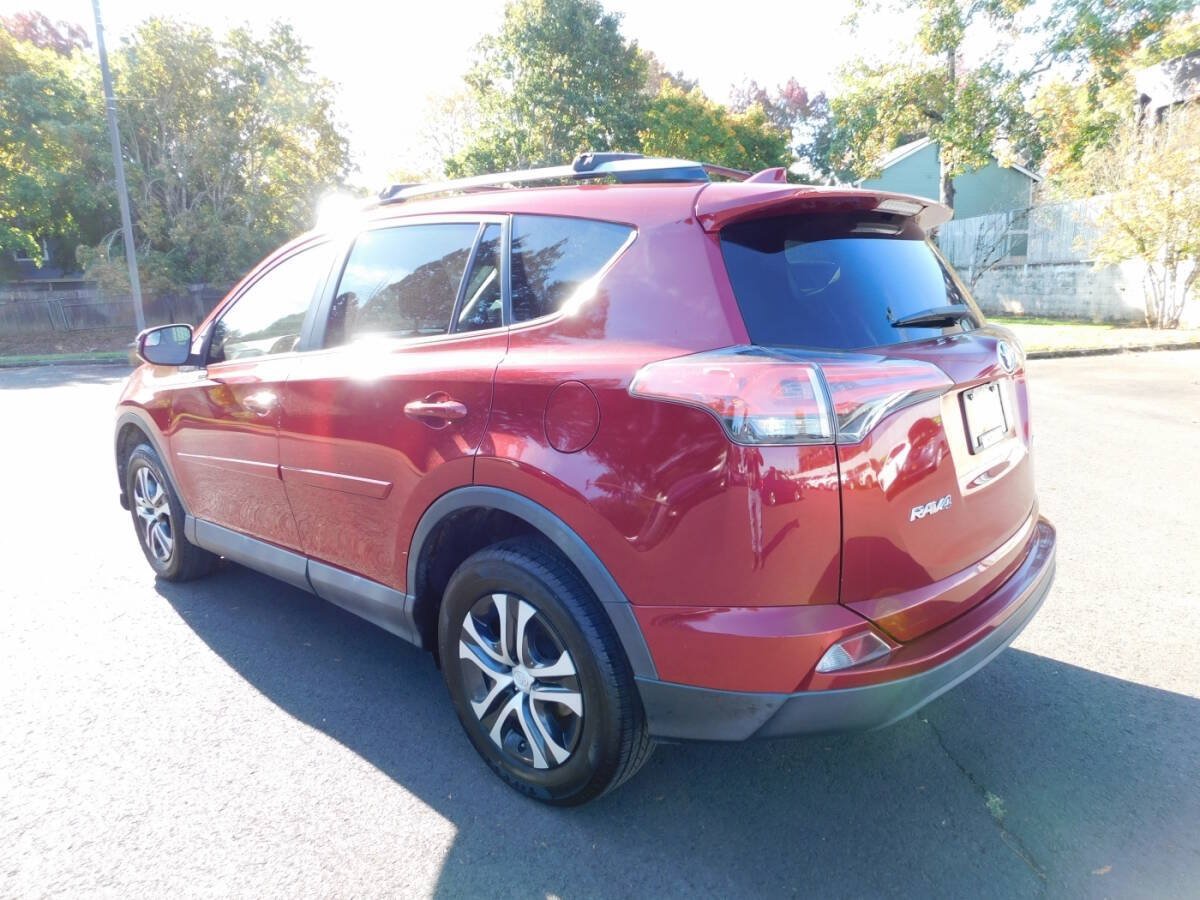 Used 2018 Toyota RAV4 LE w/ Carpet Mat Package FWD image 3