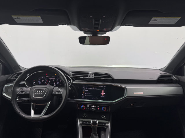Used 2022 Audi Q3 2.0T Premium Plus w/ Premium Plus Package AWD/4WD image 5